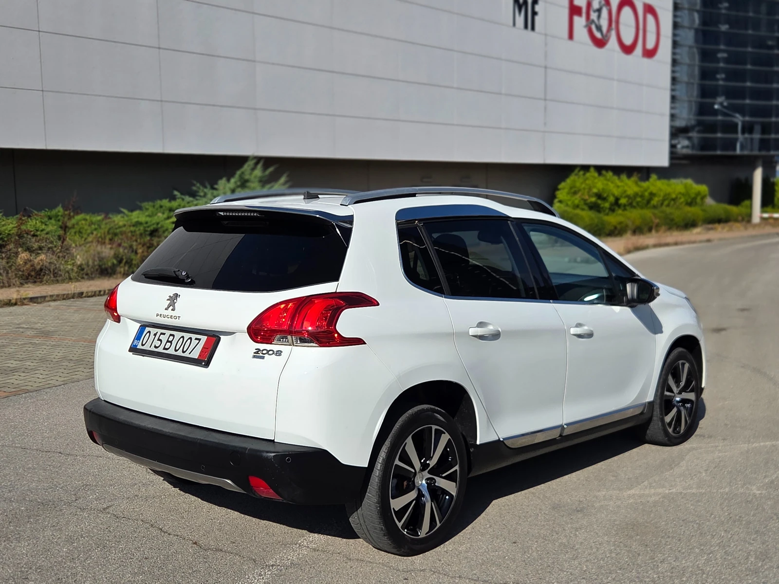 Peugeot 2008 1.6e-HDI ALLURE, снимка 7 - Автомобили и джипове - 56645092