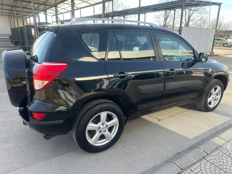 Toyota Rav4 2.2 D4D, снимка 4 - Автомобили и джипове - 49445317