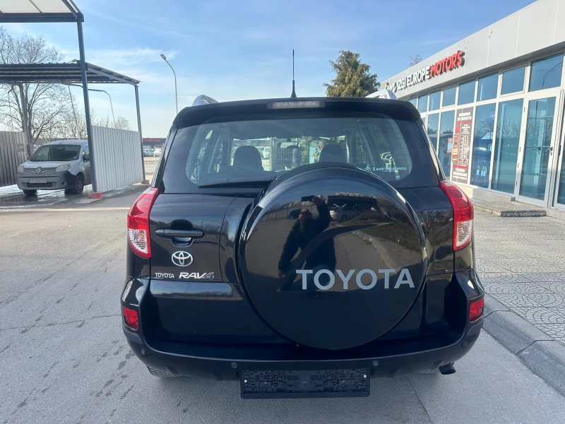 Toyota Rav4 2.2 D4D, снимка 5 - Автомобили и джипове - 49445317