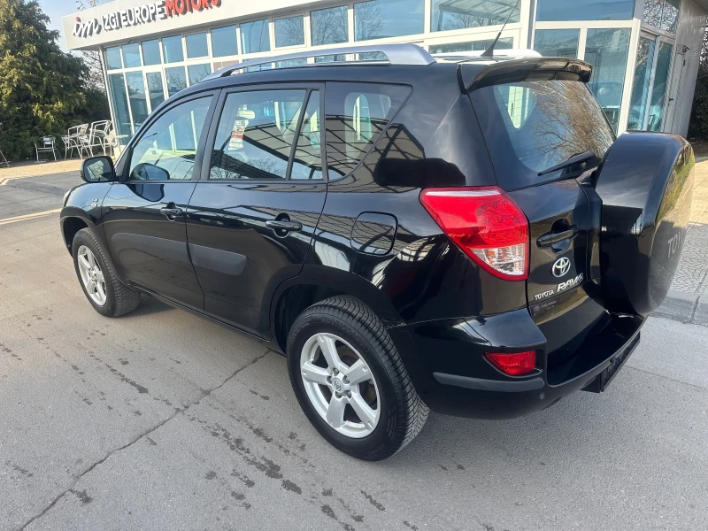 Toyota Rav4 2.2 D4D, снимка 6 - Автомобили и джипове - 49445317