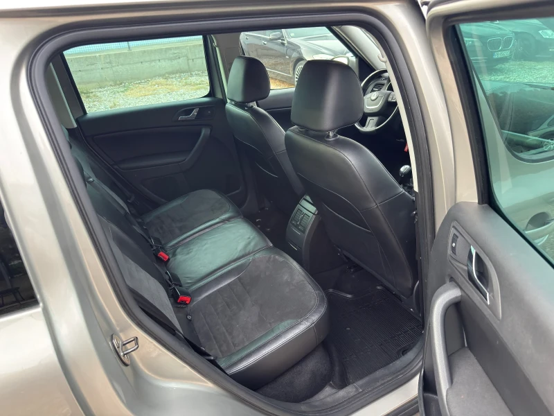 Skoda Yeti 1.8 T, снимка 9 - Автомобили и джипове - 52140060