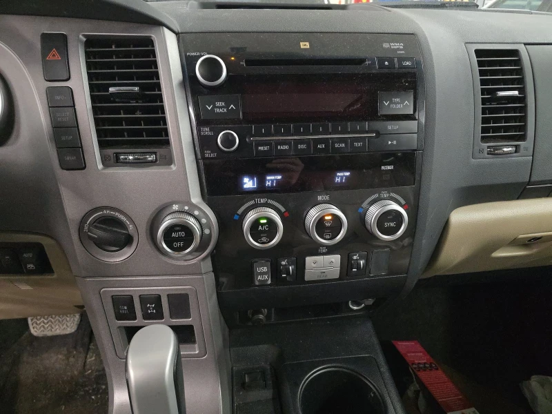 Toyota Sequoia LIMITED* 5.7* V8* ПОДГРЕВ* КАМЕРА* КЕЙЛЕС, снимка 11 - Автомобили и джипове - 53462626