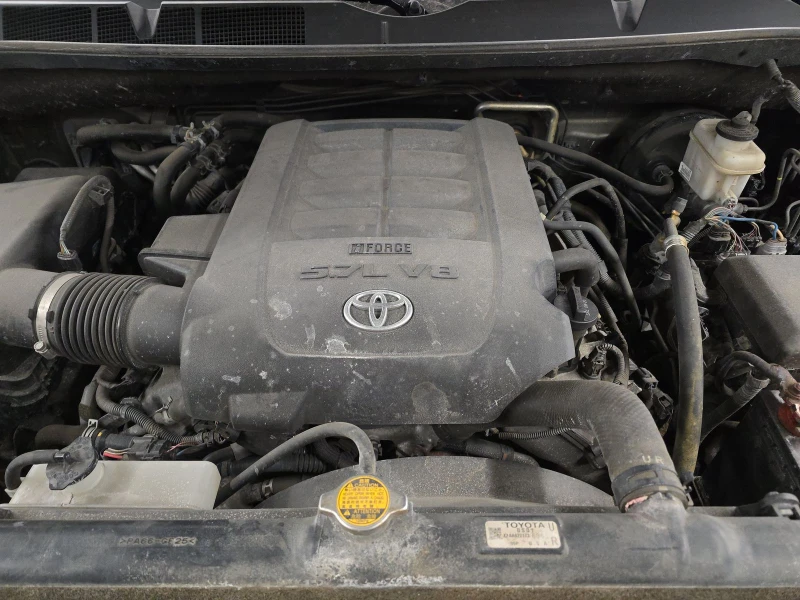 Toyota Sequoia LIMITED* 5.7* V8* ПОДГРЕВ* КАМЕРА* КЕЙЛЕС, снимка 17 - Автомобили и джипове - 53462626