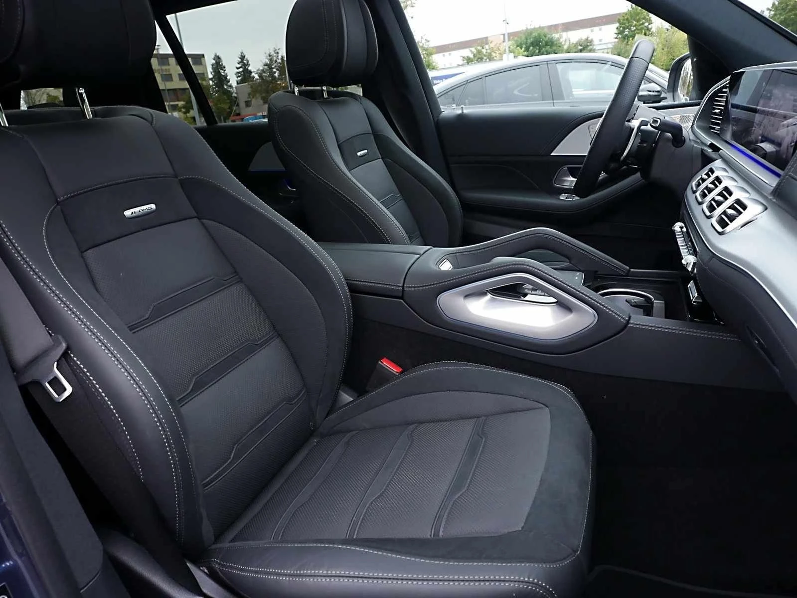 Mercedes-Benz GLS 63 AMG /4-MATIC/FACELIFT/BURM/PANO/HEAD UP/MULTIBEAM/ - изображение 10