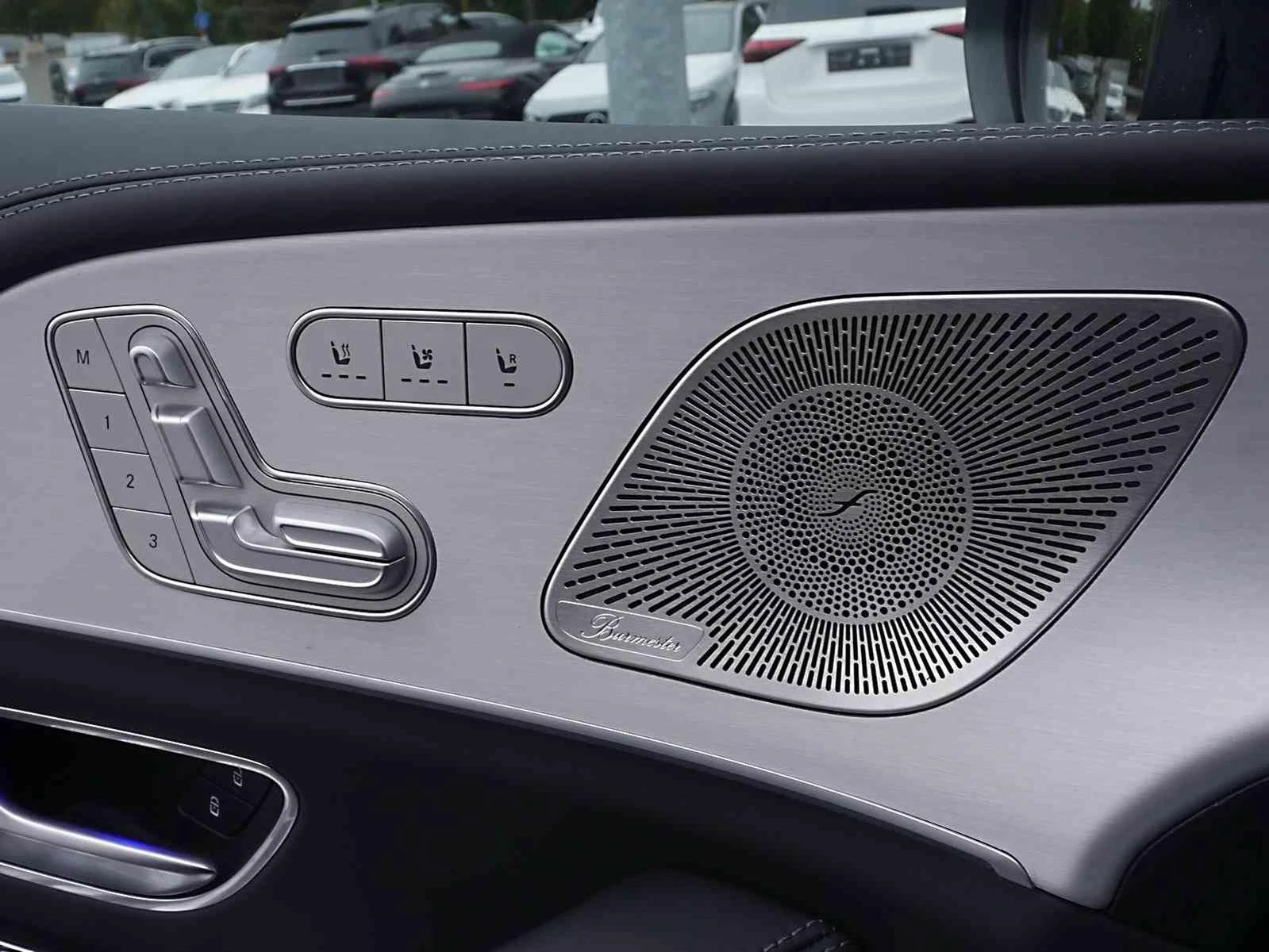 Mercedes-Benz GLS 63 AMG /4-MATIC/FACELIFT/BURM/PANO/HEAD UP/MULTIBEAM/ - изображение 6