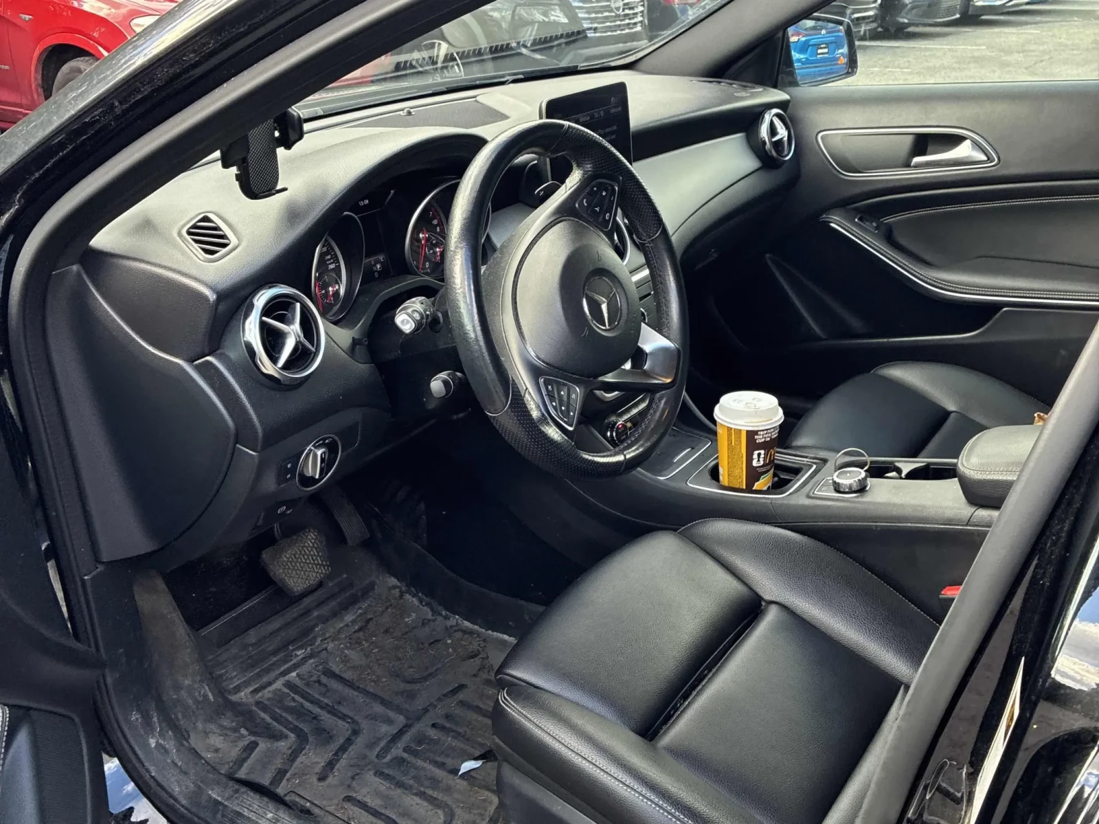 Mercedes-Benz GLA 250 4MATIC * CARFAX * БЕЗ ПЪРВОНАЧАЛНА ВНОСКА - изображение 6