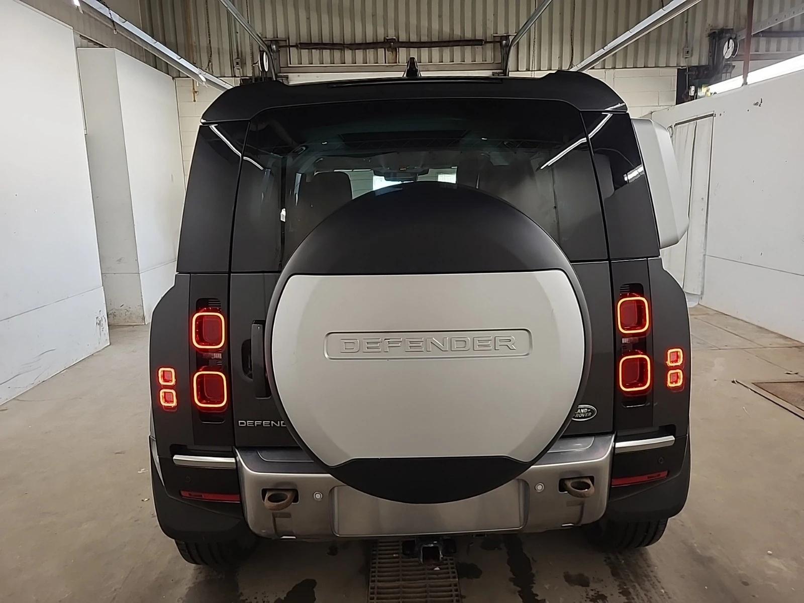 Land Rover Defender * DEFENDER SE* Aвтокредит* Пълна сервизна история* - изображение 6