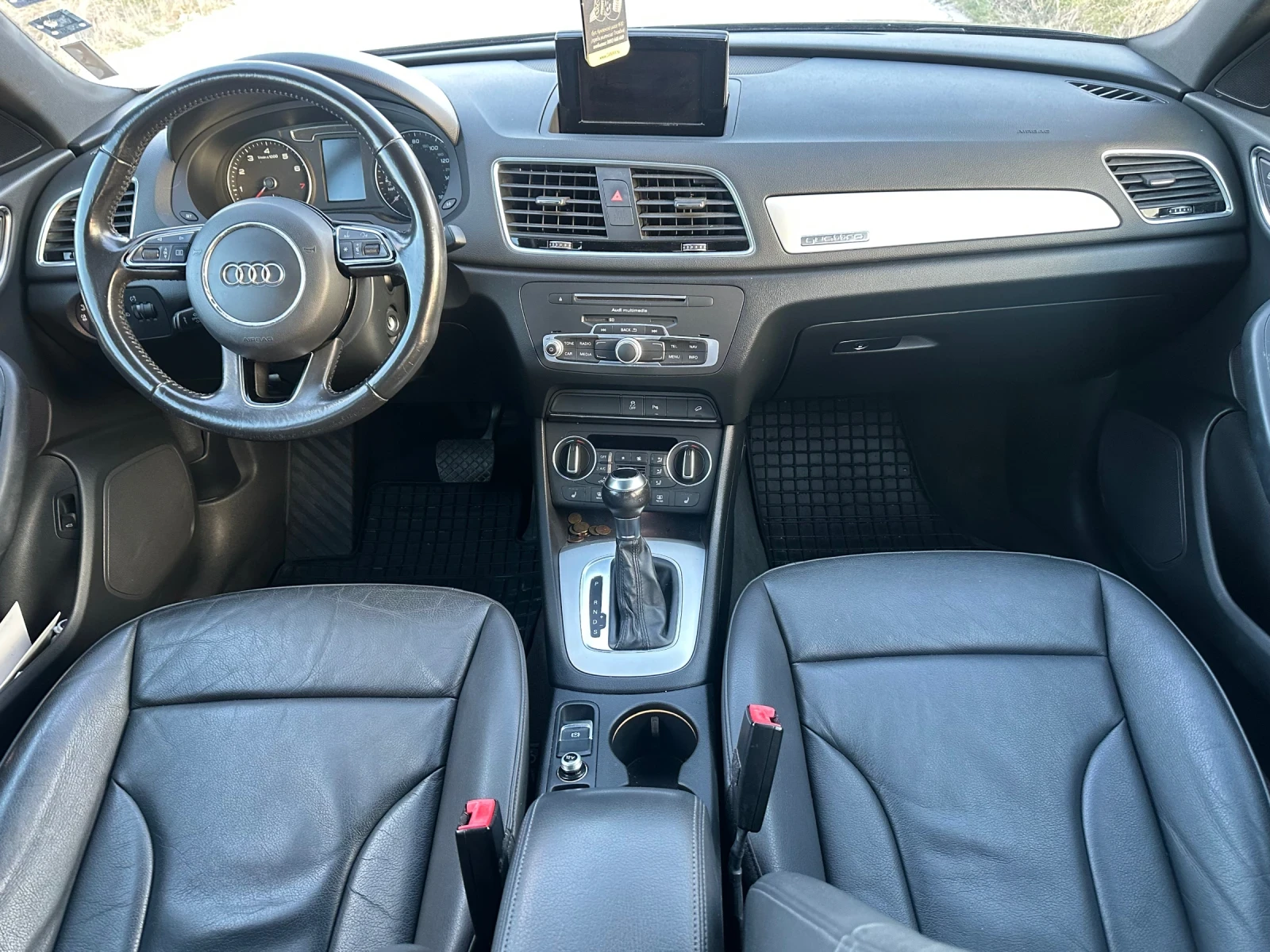 Audi Q3 2.0t Quattro , снимка 9 - Автомобили и джипове - 54576753