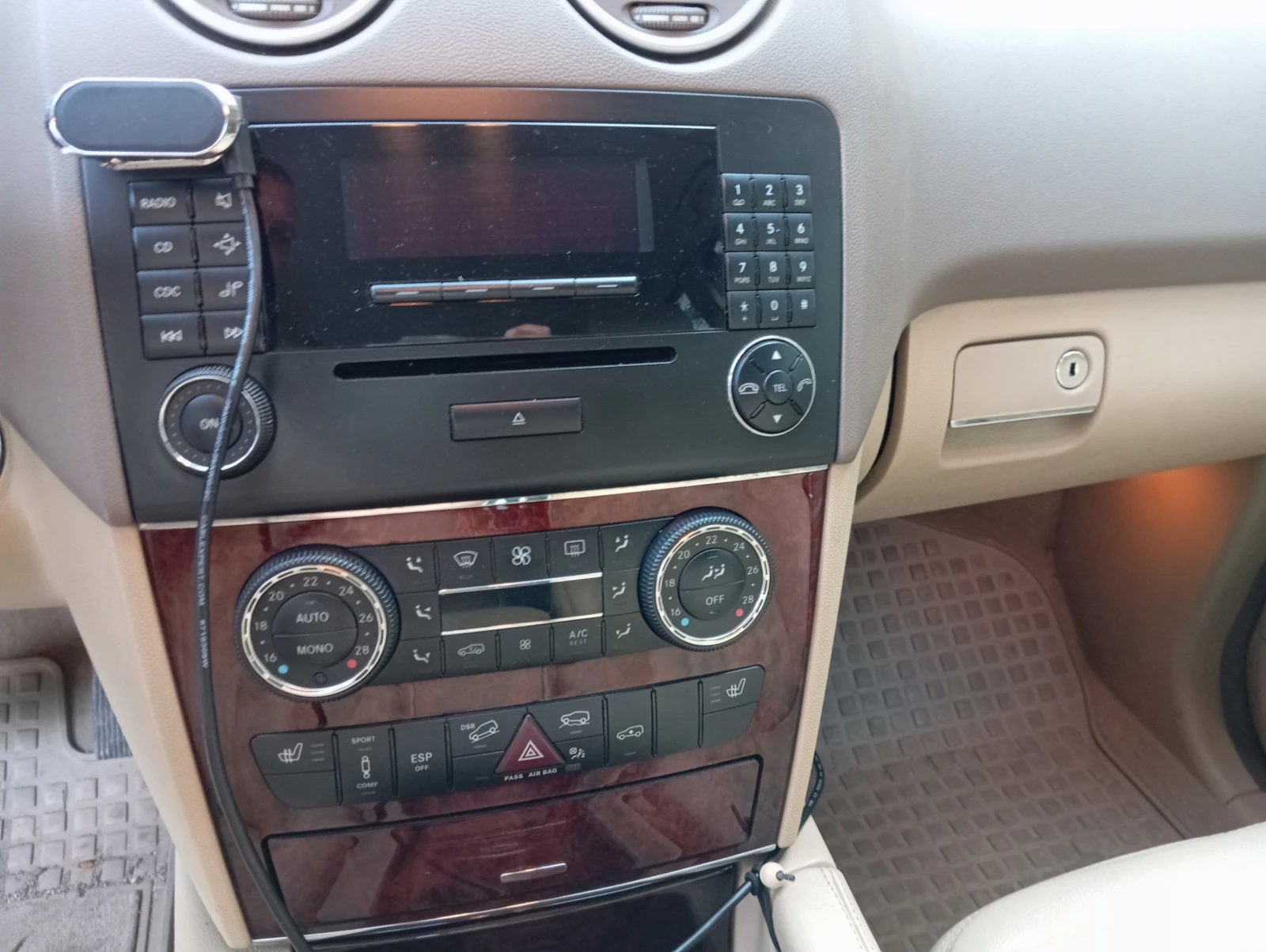 Mercedes-Benz ML 320, снимка 11 - Автомобили и джипове - 54622603