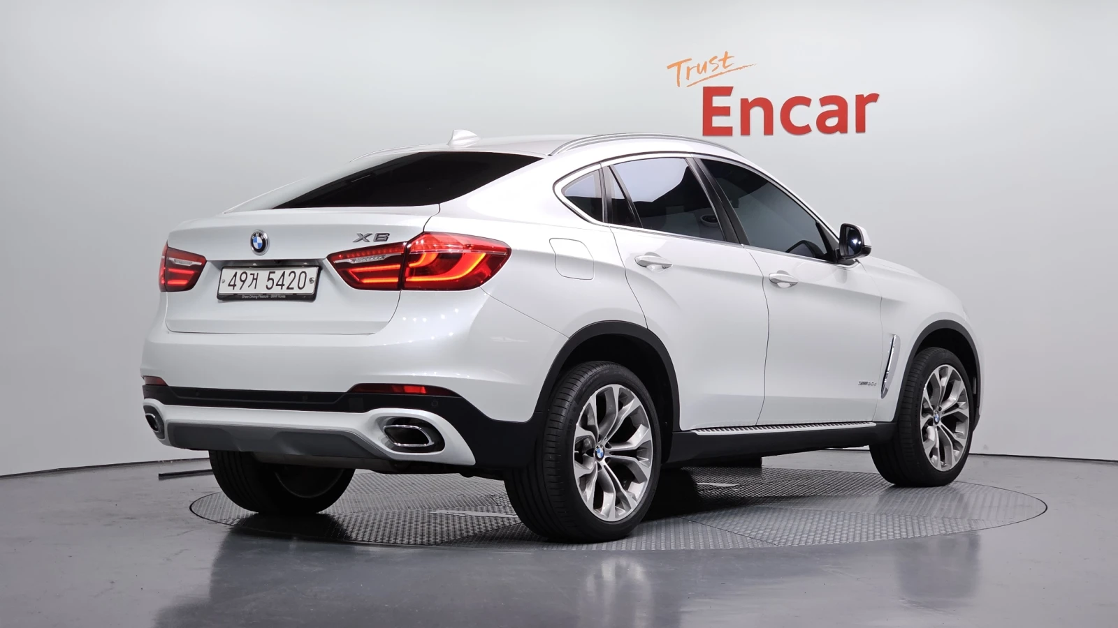 BMW X6 xDrive30d* 360* ЕЛ. БАГАЖНИК* HUD* КРАЙНА ЦЕНА, снимка 2 - Автомобили и джипове - 55340573