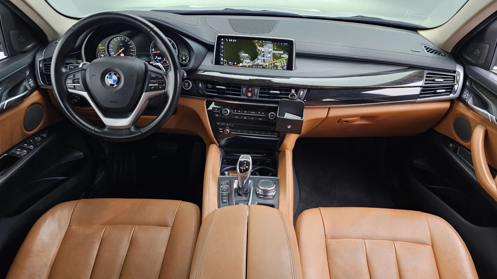 BMW X6 xDrive30d* 360* ЕЛ. БАГАЖНИК* HUD* КРАЙНА ЦЕНА, снимка 7 - Автомобили и джипове - 55340573