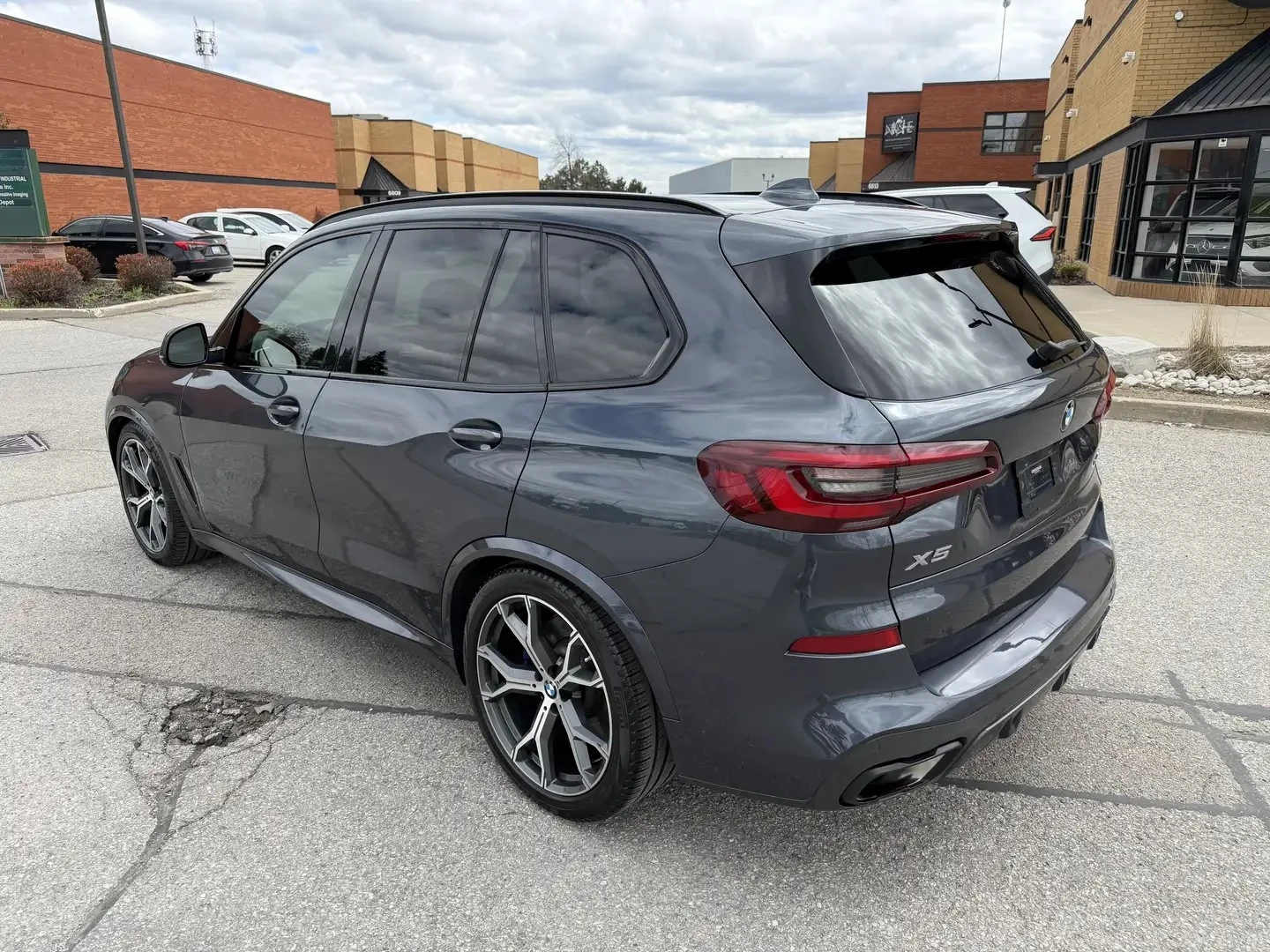 BMW X5 xDrive40i M Sport ЦЕНА ДО БЪЛГАРИЯ АВТОКРЕДИТ, снимка 7 - Автомобили и джипове - 55528704
