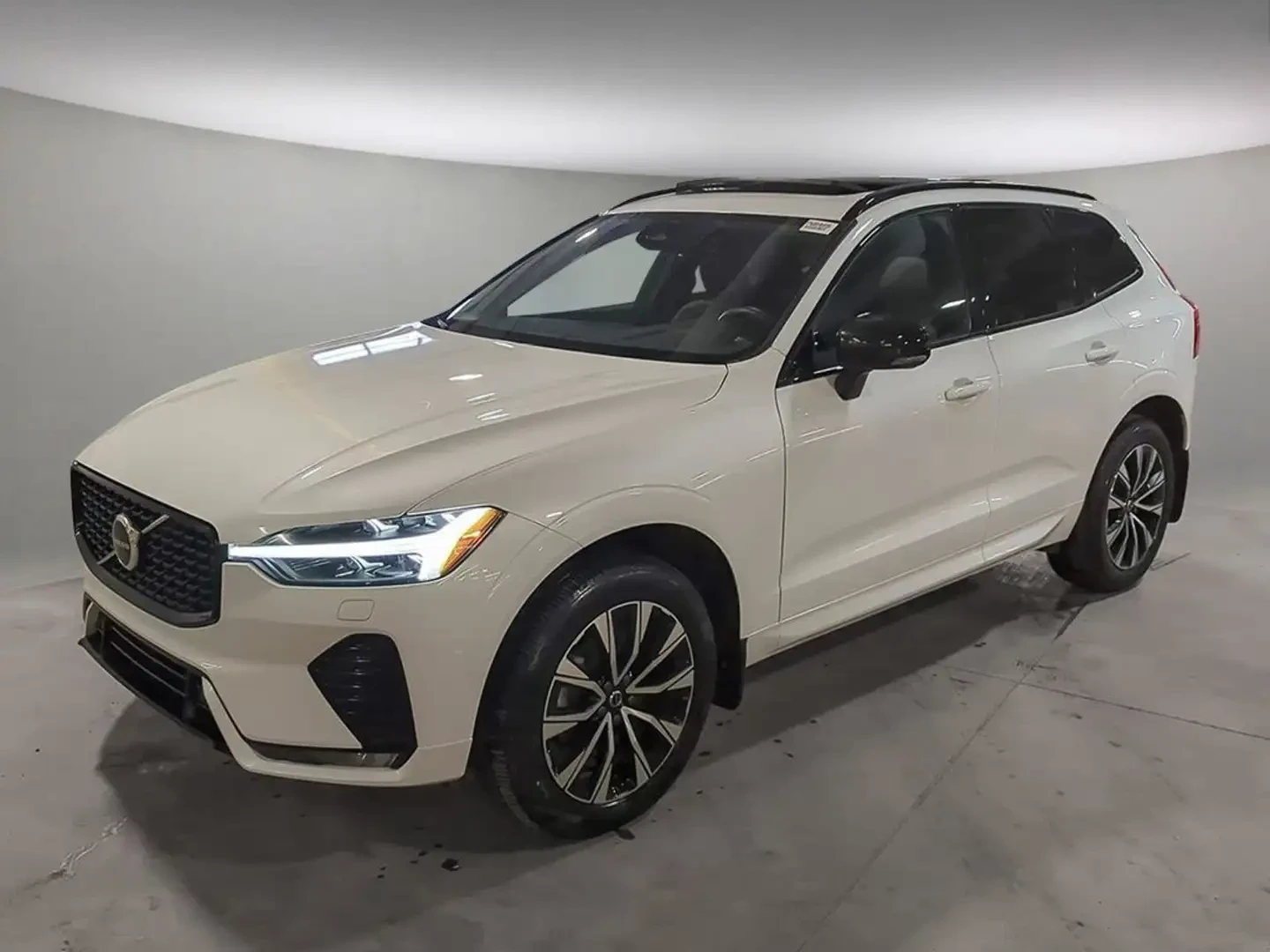 Volvo XC60 B5* ПОДГРЕВ* 360КАМЕРА* ПАНОРАМА* LANE* ASSIST* 
