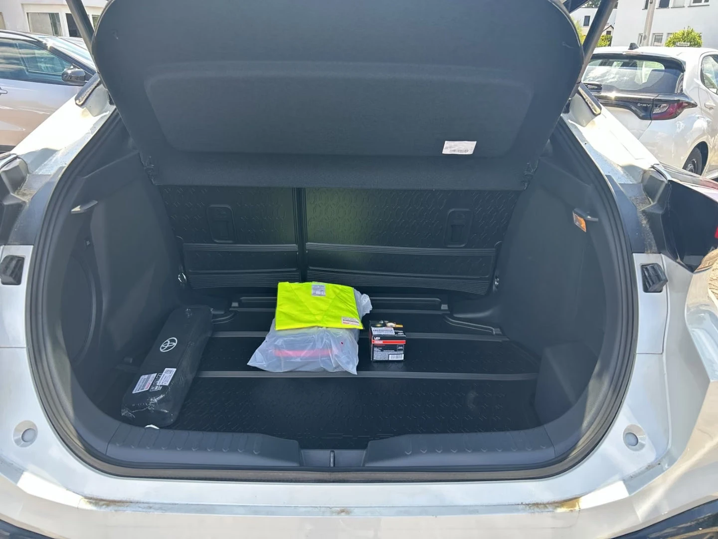 Toyota C-HR ���!2.0/AWD/197HP/GR SPORT/NAVI/360/LED/KLESS/913z | Mobile.bg � ����������� 6