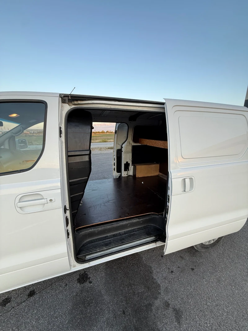 Hyundai H1 2.5CRDI , снимка 7 - Бусове и автобуси - 52715191