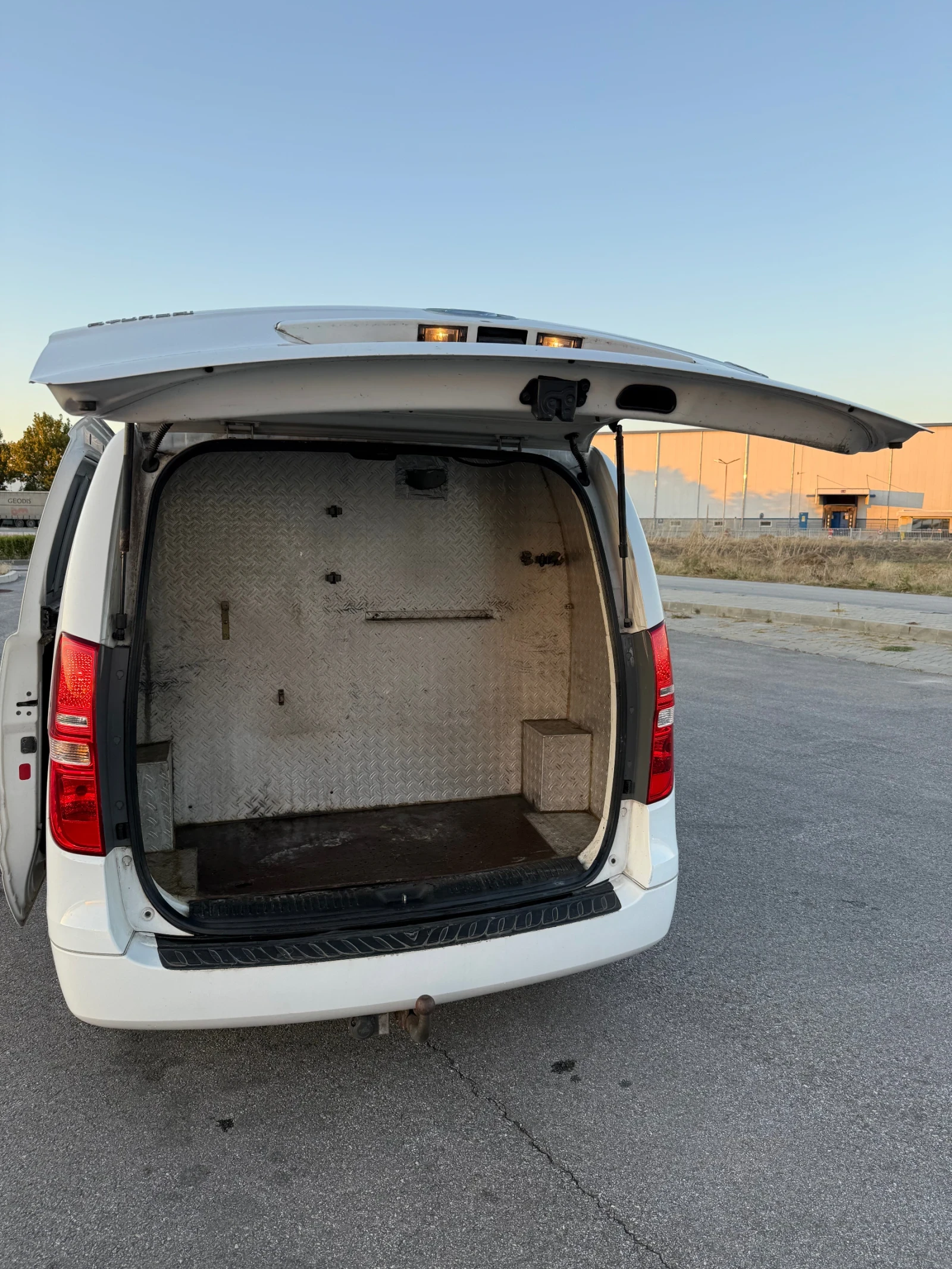 Hyundai H1 2.5CRDI  - изображение 9