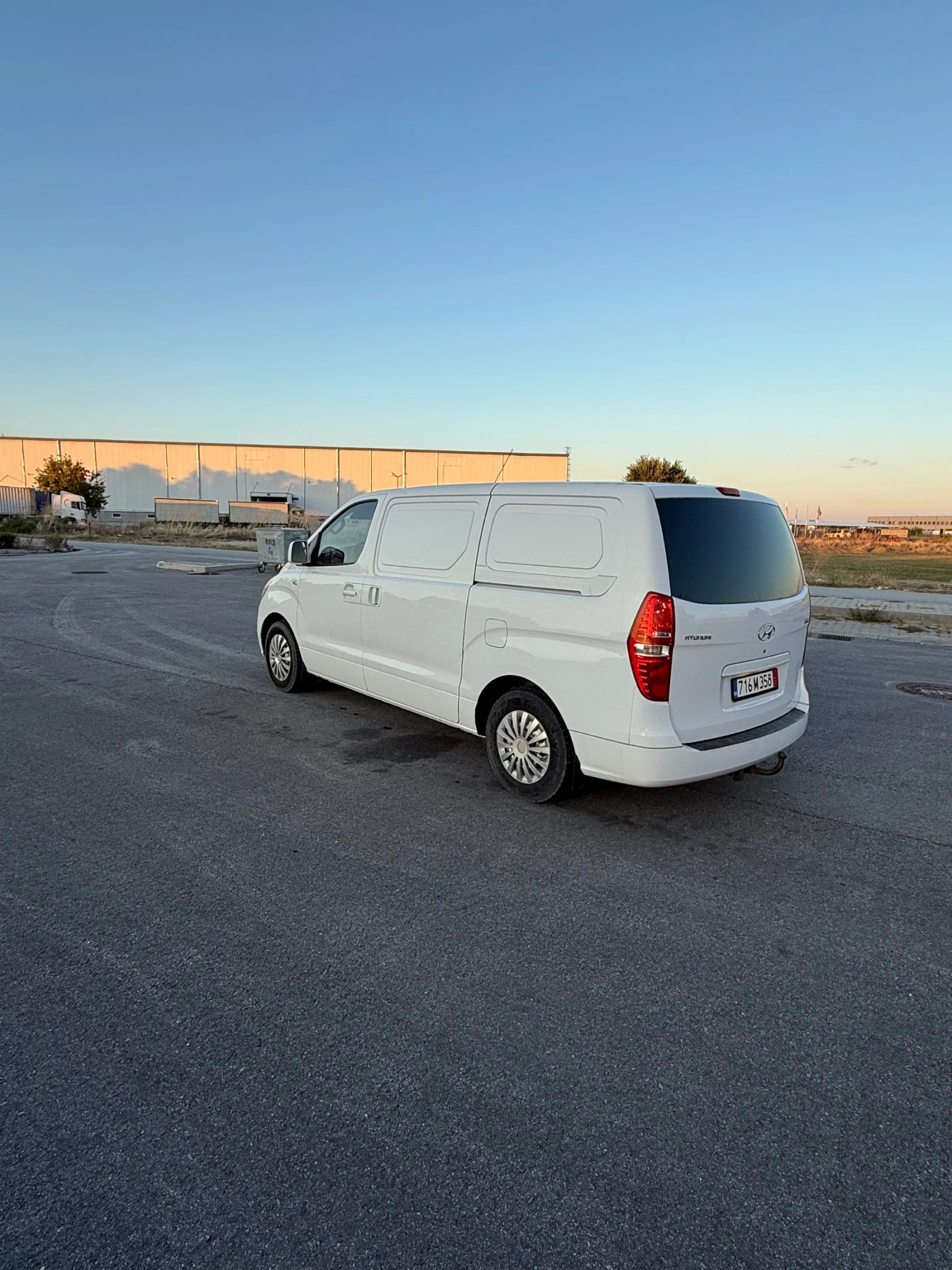 Hyundai H1 2.5CRDI  - изображение 4