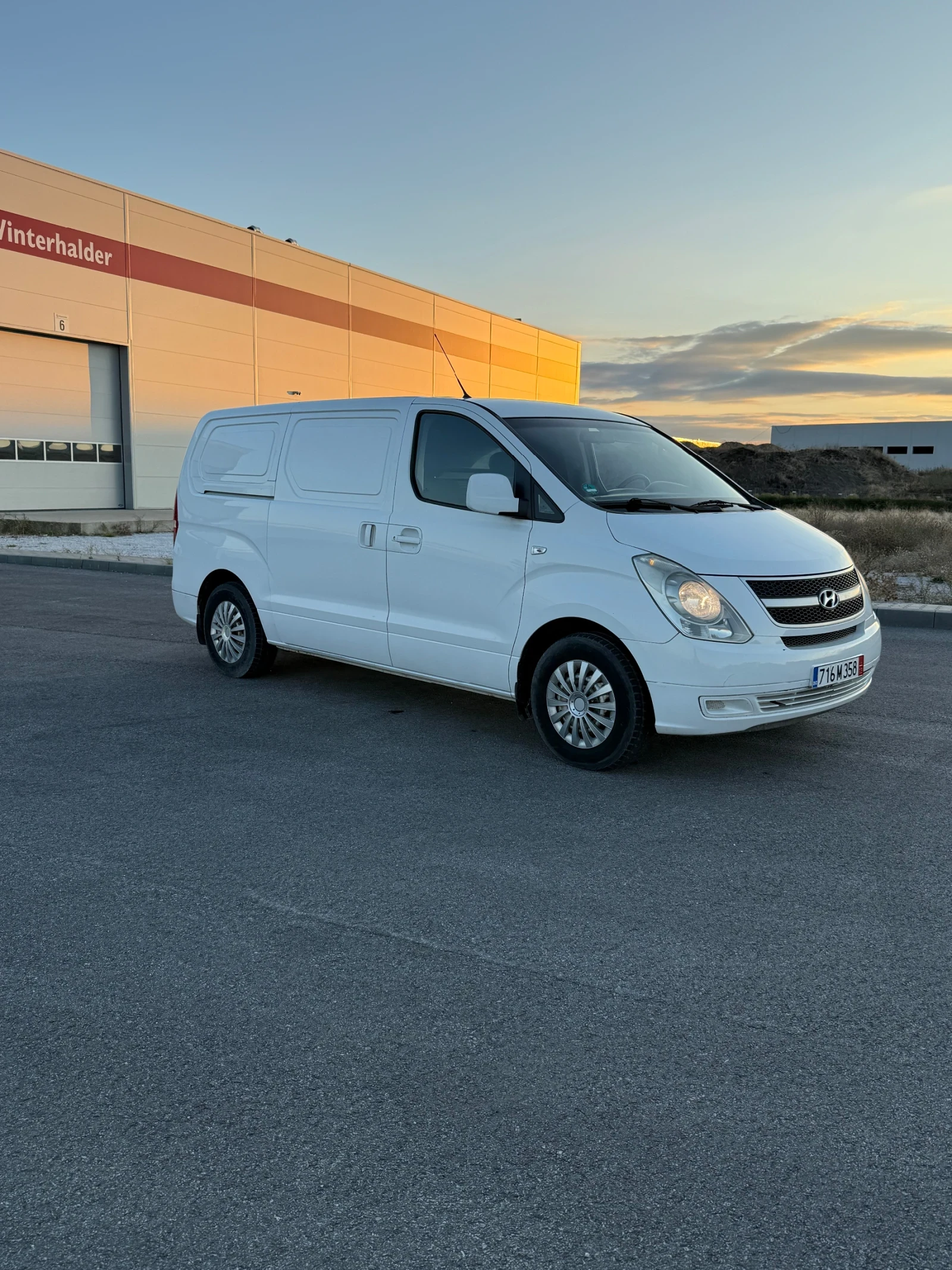 Hyundai H1 2.5CRDI  - изображение 2