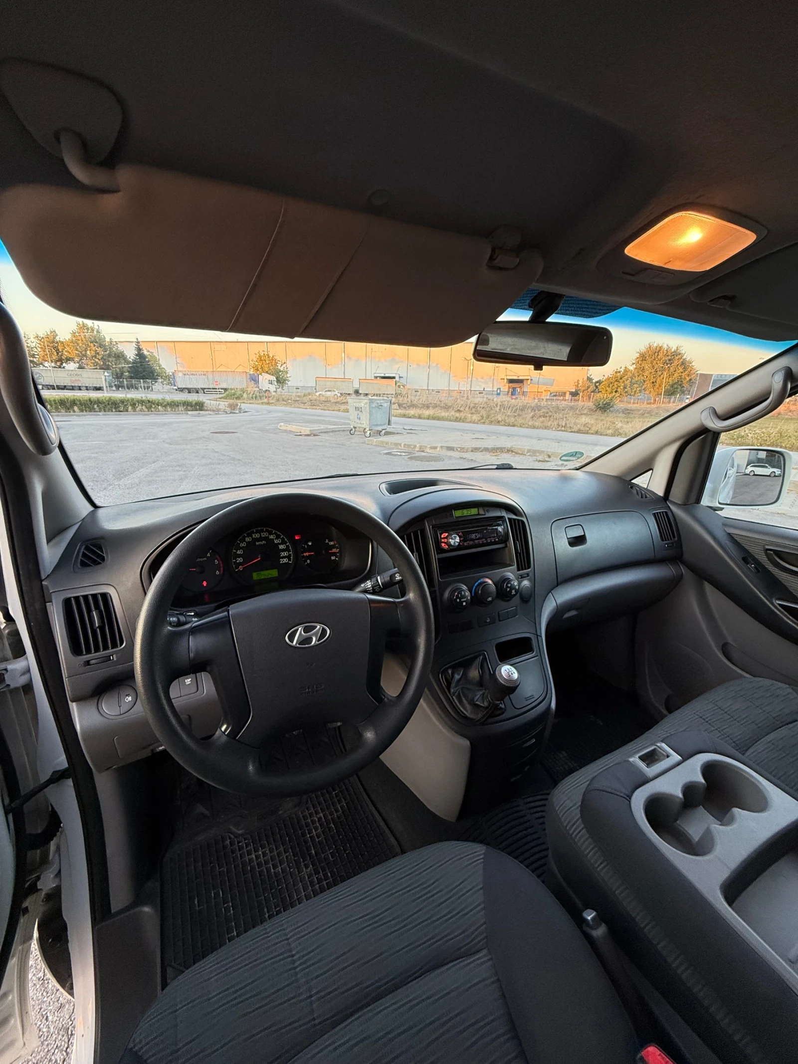 Hyundai H1 2.5CRDI  - изображение 5