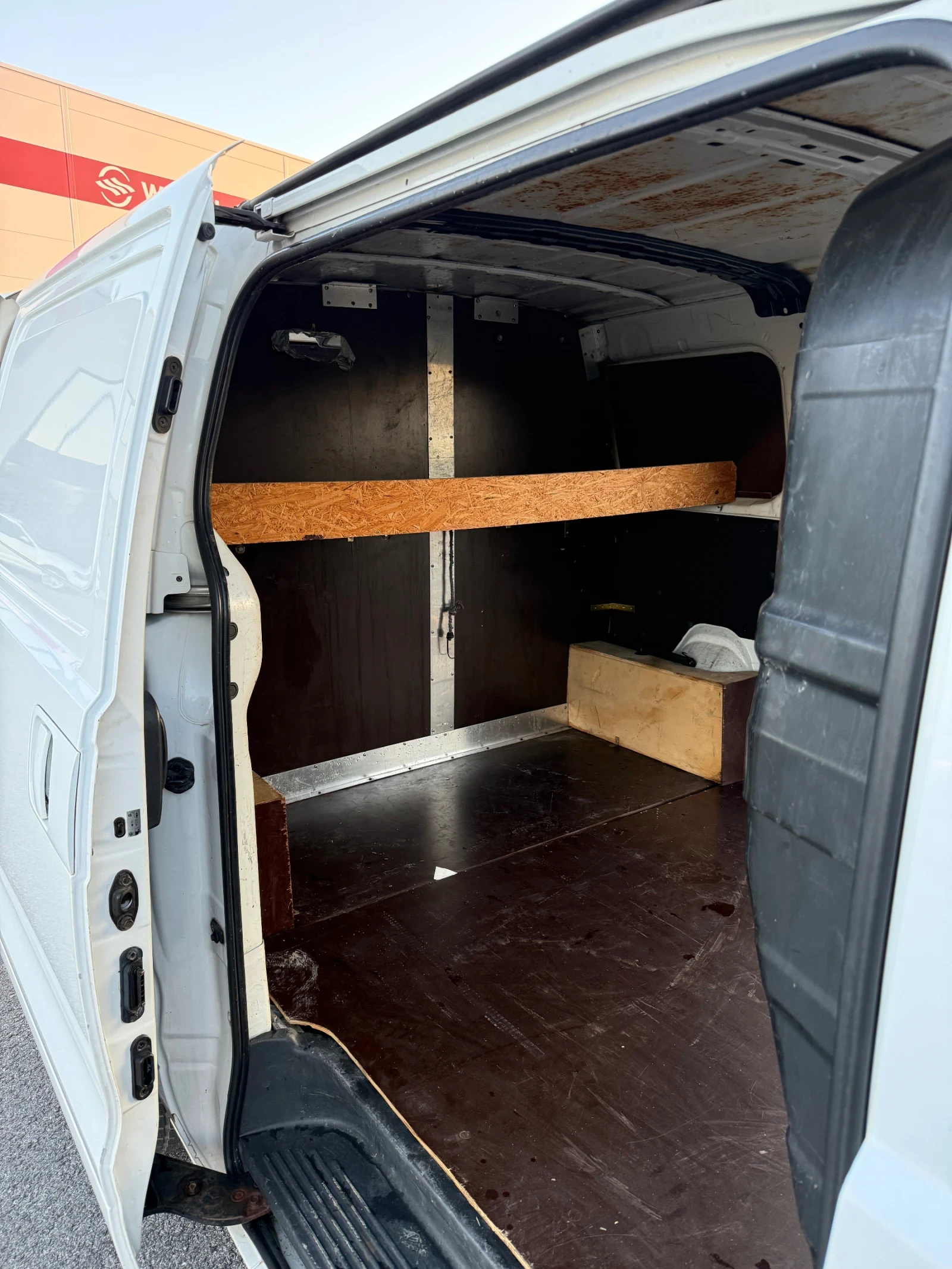 Hyundai H1 2.5CRDI  - изображение 8