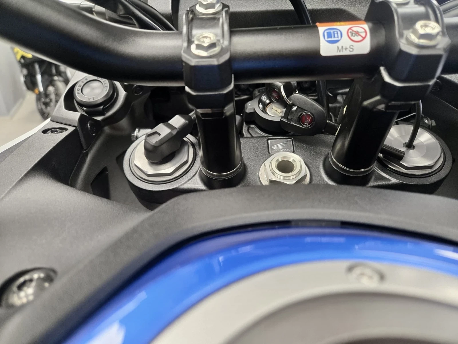 Honda Crf 1100 Tricolore 2024 , снимка 5 - Мотоциклети и мототехника - 53892727