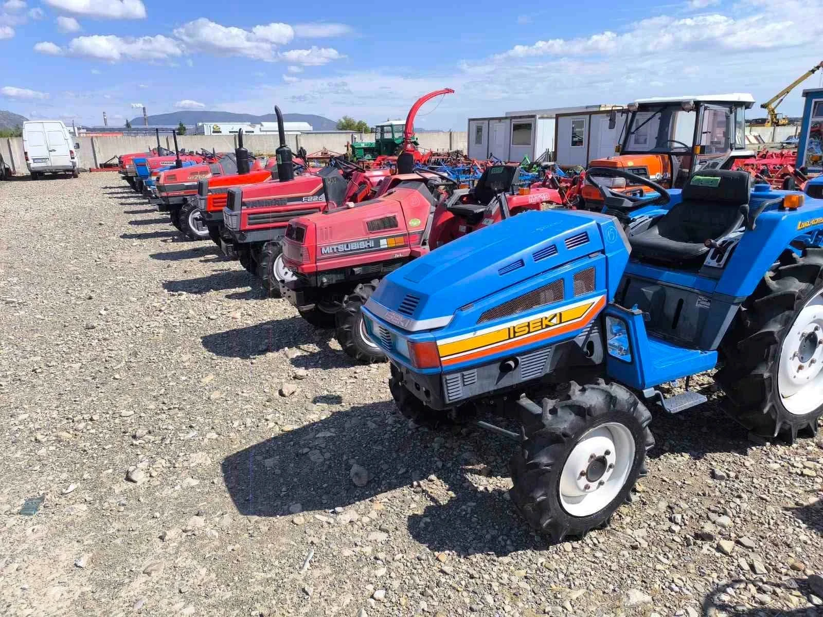 Трактор Kubota, снимка 10 - Селскостопанска техника - 56197714
