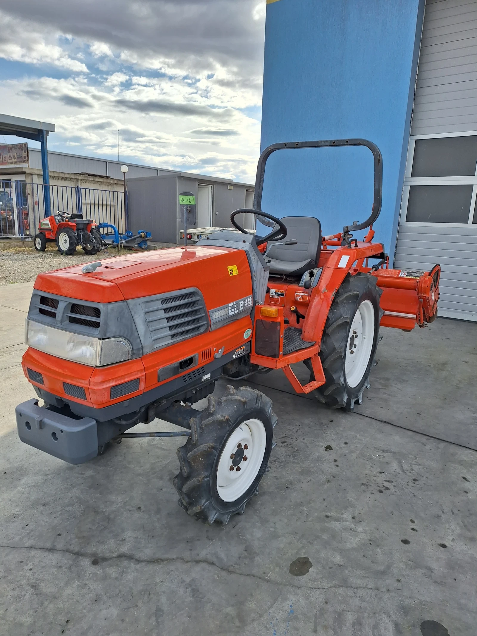 Трактор Kubota, снимка 9 - Селскостопанска техника - 56197714