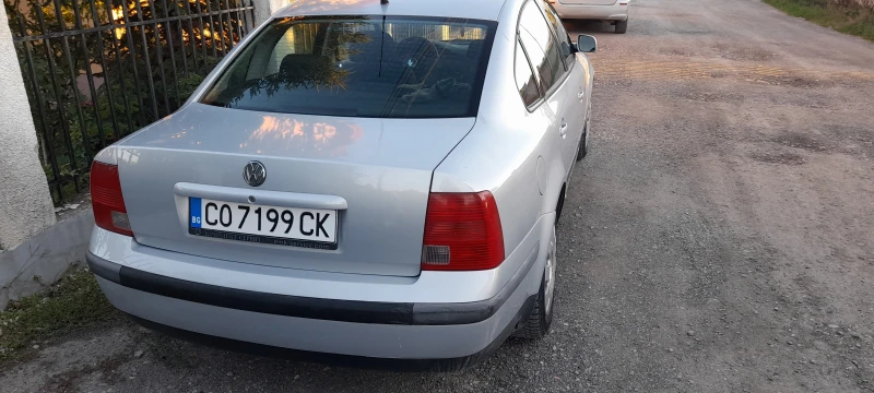 VW Passat B5, снимка 2 - Автомобили и джипове - 47668429