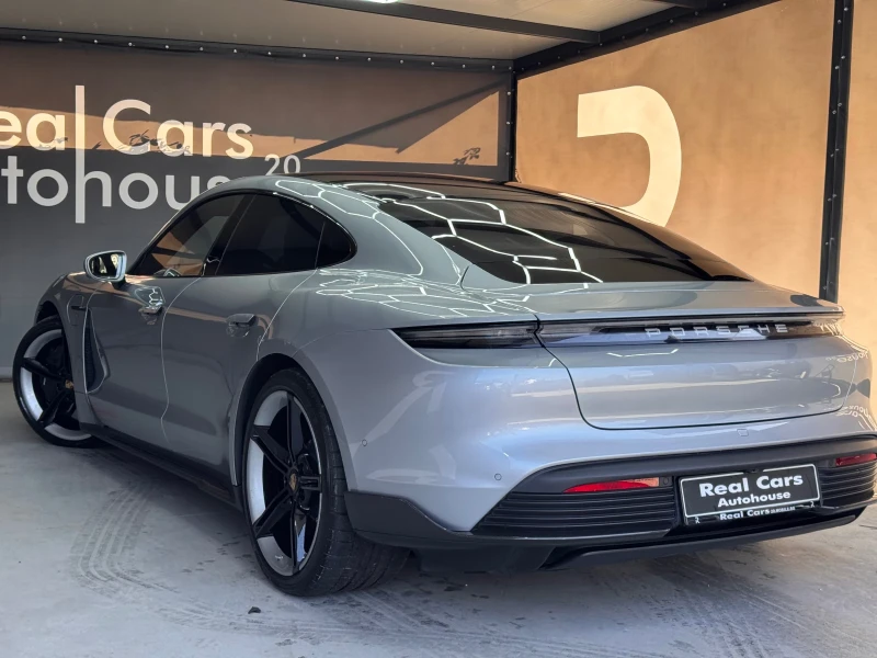 Porsche Taycan TURBO S* CERAMIC* CARBON* PANO* EXCLUSIVE* , снимка 6 - Автомобили и джипове - 47747004