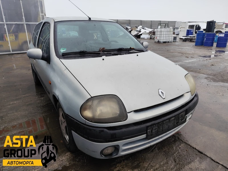 Renault Clio 1.6, снимка 1 - Автомобили и джипове - 48672980