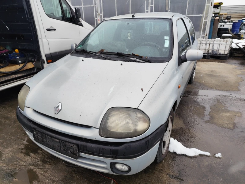 Renault Clio 1.6, снимка 2 - Автомобили и джипове - 48672980