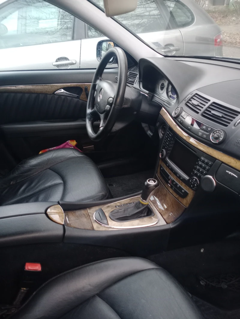 Mercedes-Benz E 280, снимка 6 - Автомобили и джипове - 48895358