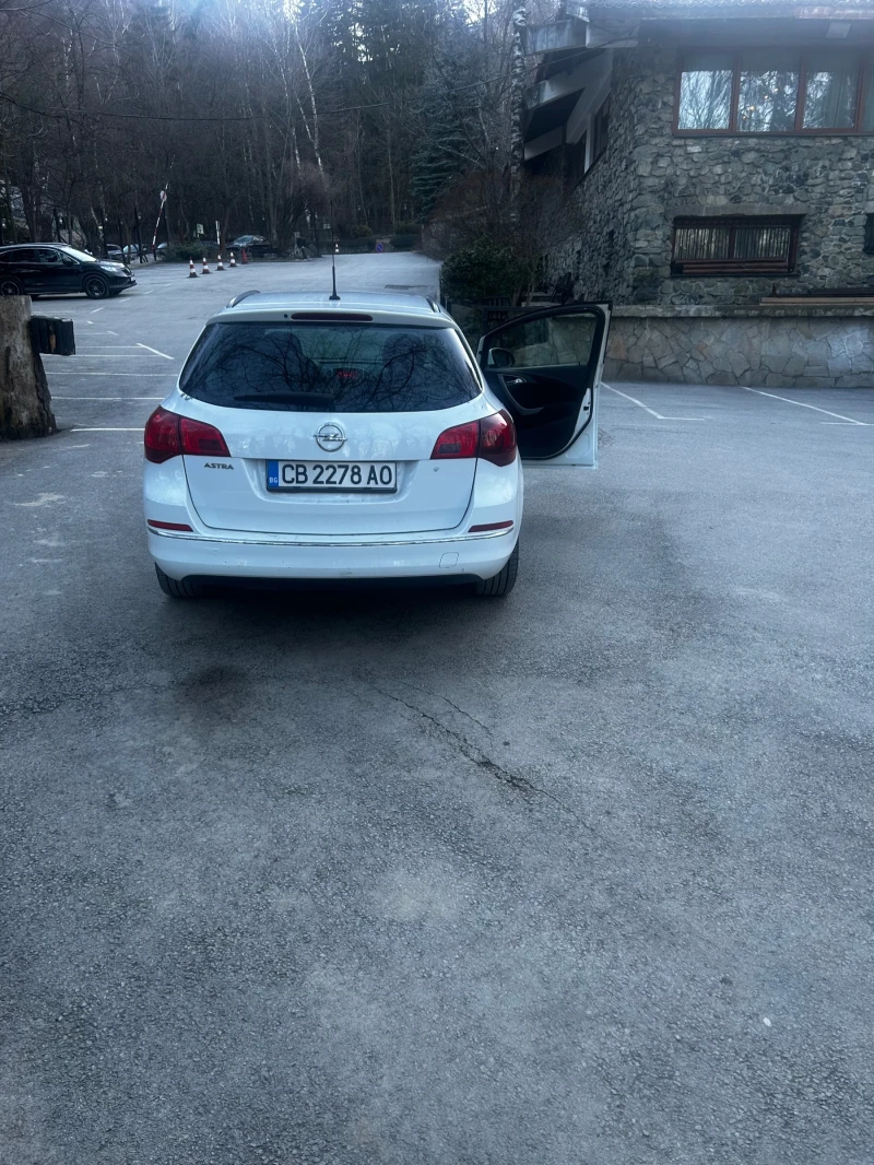 Opel Astra 1.4Turbo* LPG, снимка 14 - Автомобили и джипове - 49091347