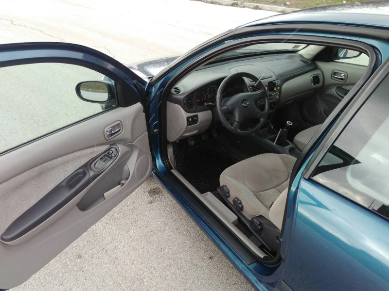 Nissan Almera, снимка 9 - Автомобили и джипове - 49520874