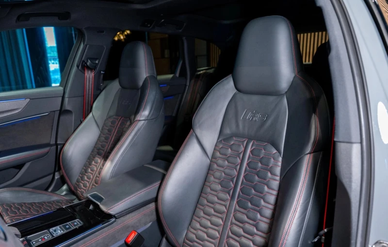 Audi Rs6 Avant 4.0 TFSI V8 Quattro, снимка 14 - Автомобили и джипове - 51374370