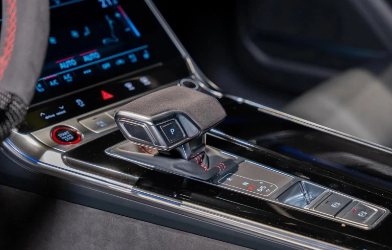 Audi Rs6 Avant 4.0 TFSI V8 Quattro, снимка 11 - Автомобили и джипове - 51374370