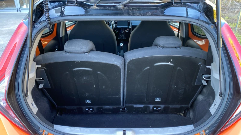 Toyota Aygo X-Cite 1.0 M/T, снимка 13 - Автомобили и джипове - 52239253