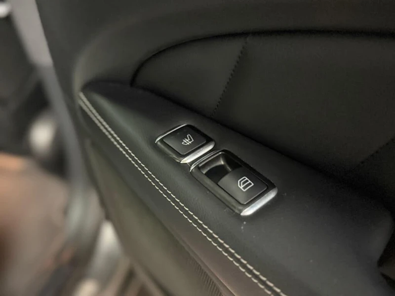 Mercedes-Benz CLS 550 4maTIC* AMG Package* КОжа* Подгрев* Масажи* Кейлес, снимка 7 - Автомобили и джипове - 53435382