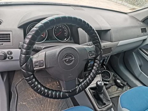 Opel Astra 1.9 150 6-Степенна Ръчка, снимка 9 - Автомобили и джипове - 47850432