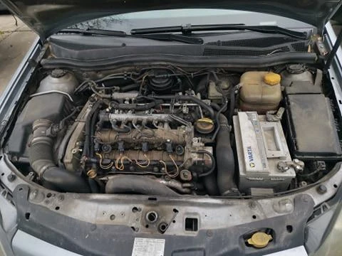 Opel Astra 1.9 150 6-Степенна Ръчка, снимка 6 - Автомобили и джипове - 47850432