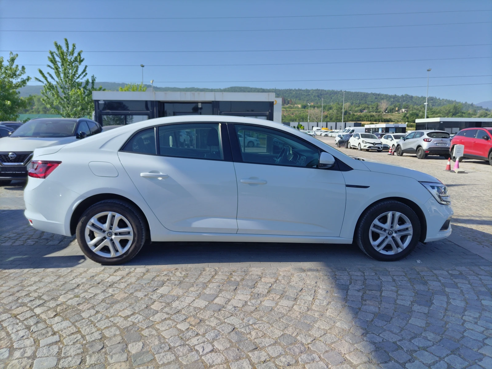 Renault Megane 1.3TCe 140 к.с./Life - изображение 4