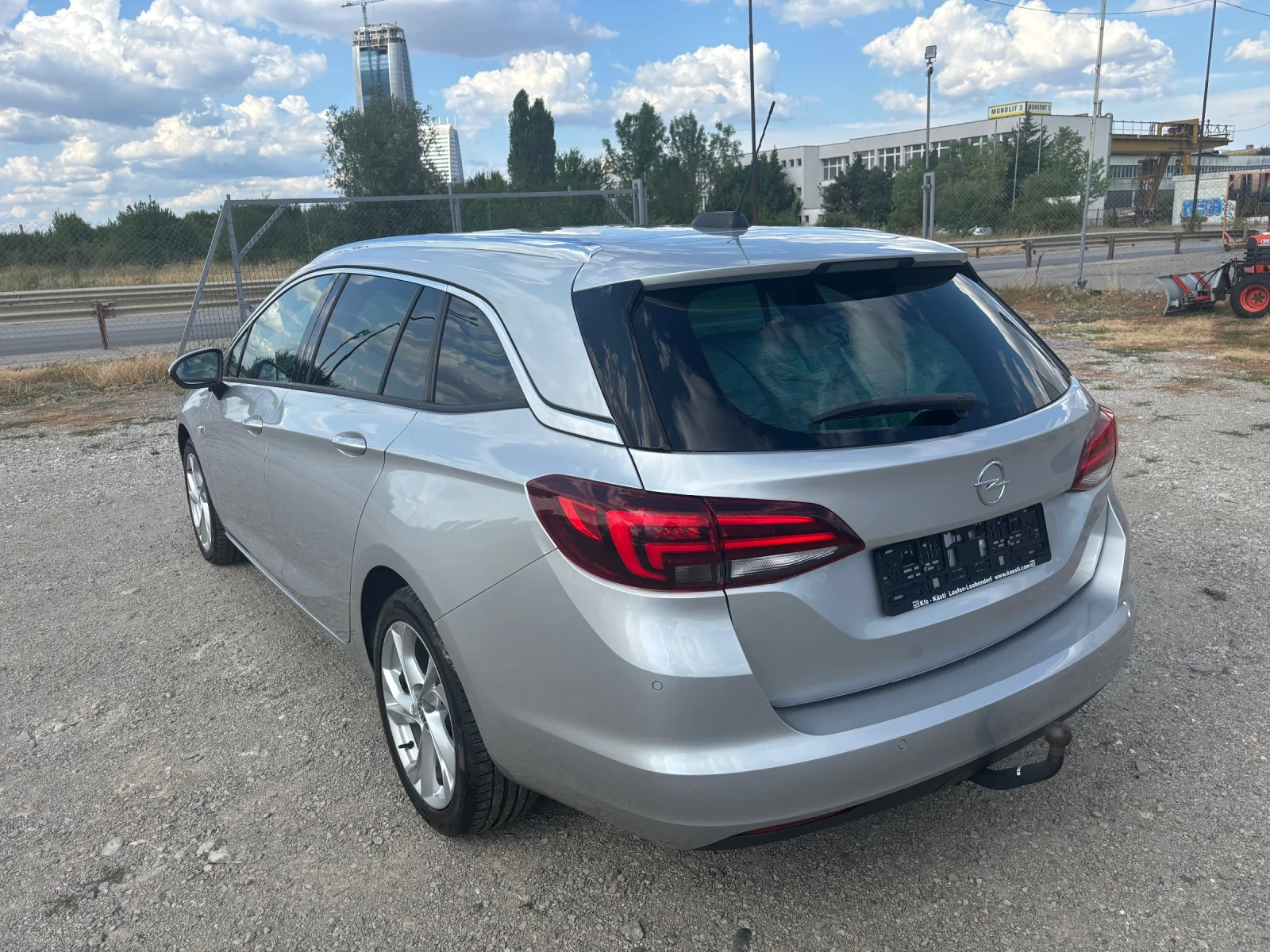 Opel Astra 1.6D-136кс Sport Tourer - изображение 4