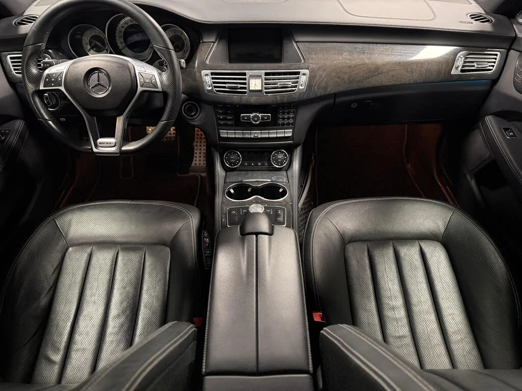 Mercedes-Benz CLS 550 4maTIC* AMG Package* КОжа* Подгрев* Масажи* Кейлес - изображение 10