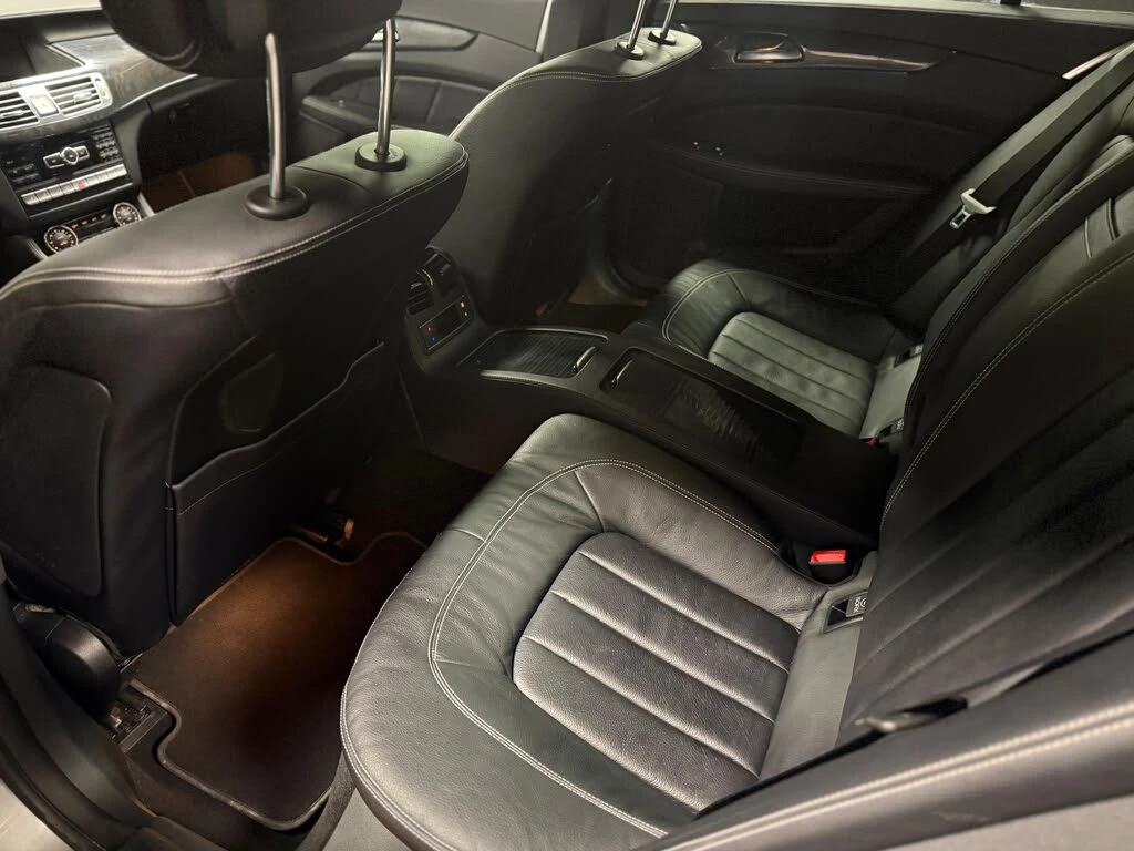 Mercedes-Benz CLS 550 4maTIC* AMG Package* КОжа* Подгрев* Масажи* Кейлес - изображение 5