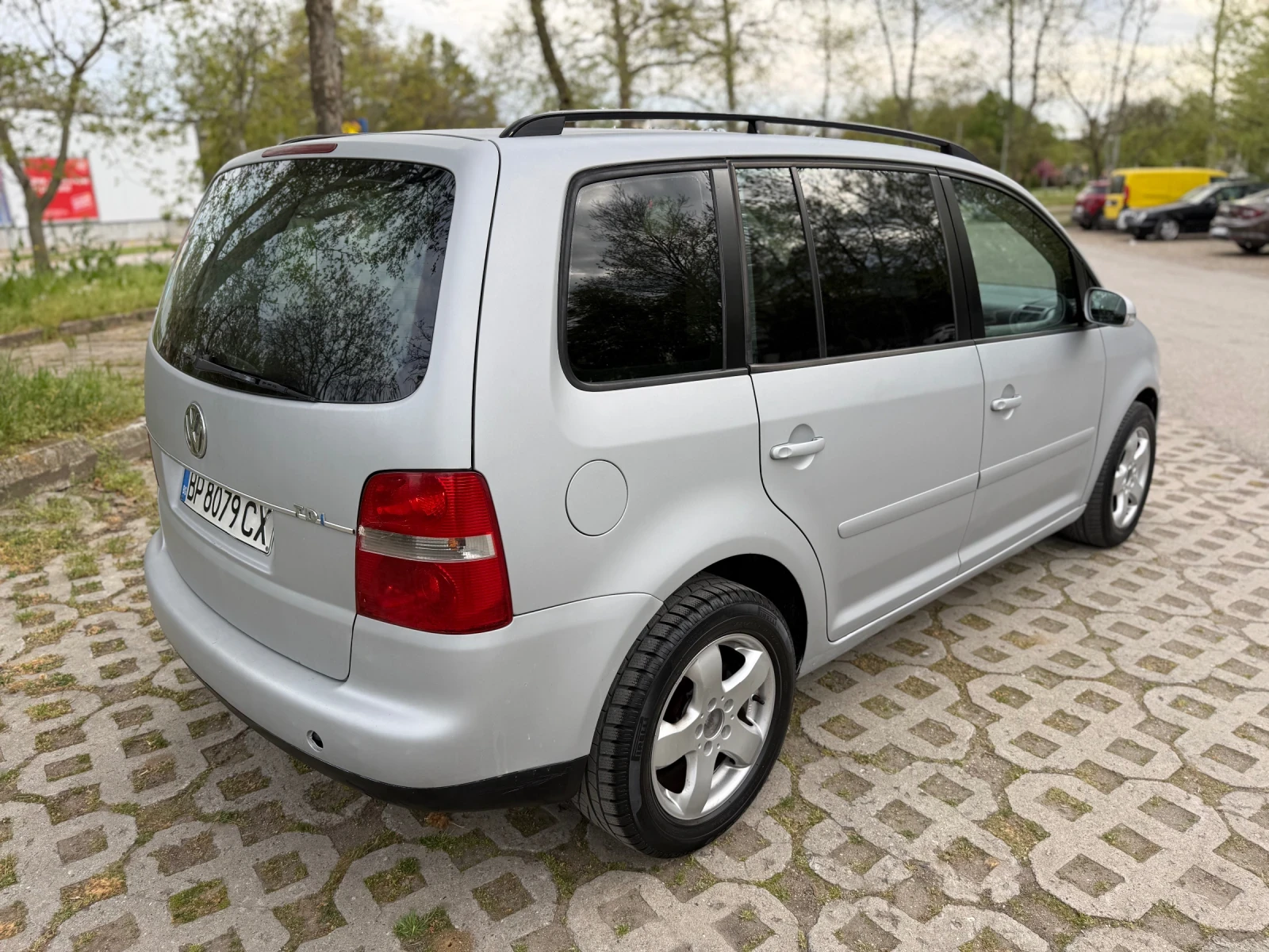 VW Touran 1.9TDI 105К.С. 6 СКОРОСТИ, снимка 5 - Автомобили и джипове - 54286584