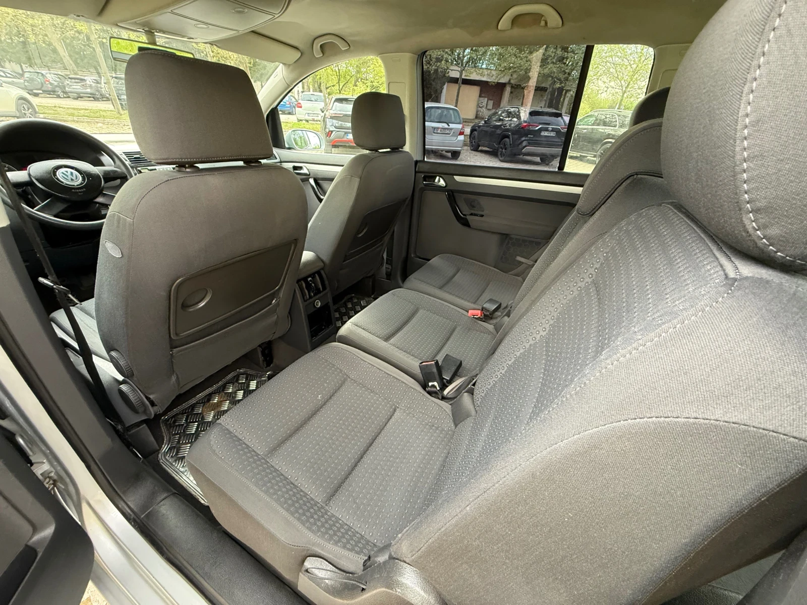 VW Touran 1.9TDI 105К.С. 6 СКОРОСТИ, снимка 13 - Автомобили и джипове - 54286584