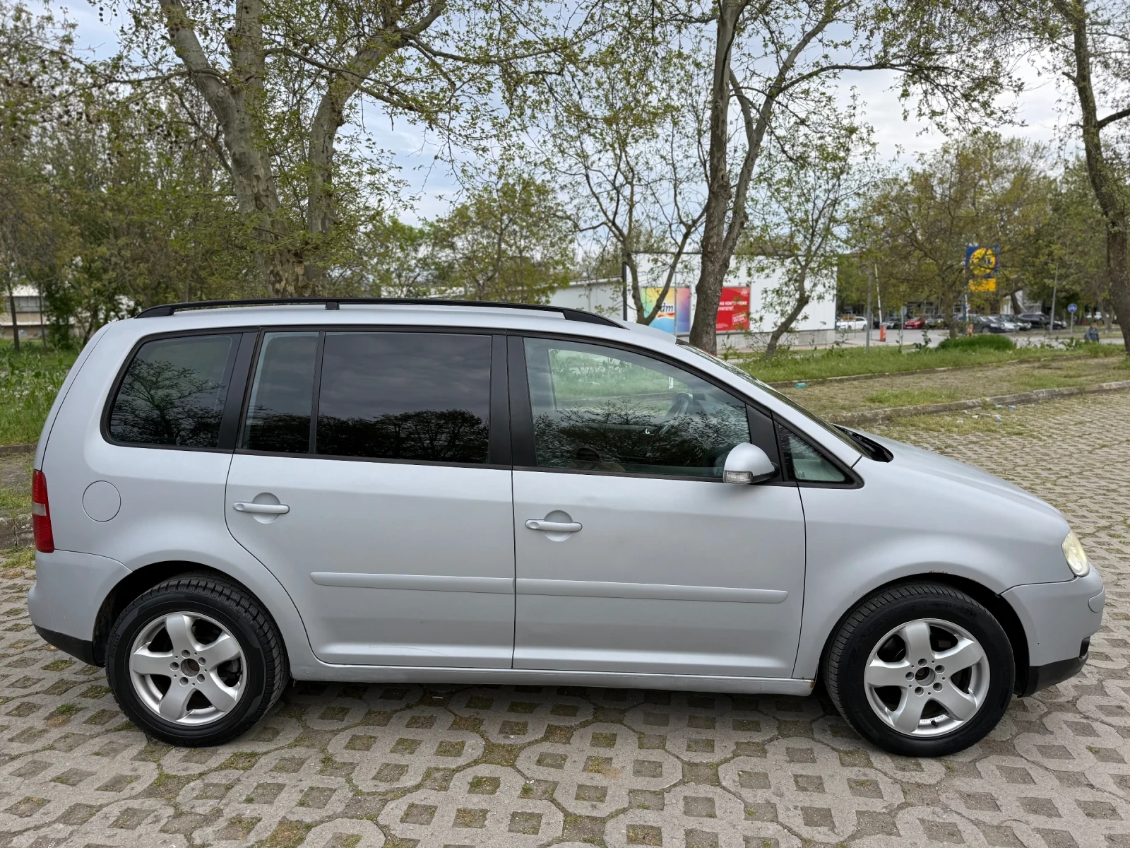 VW Touran 1.9TDI 105К.С. 6 СКОРОСТИ, снимка 4 - Автомобили и джипове - 54286584