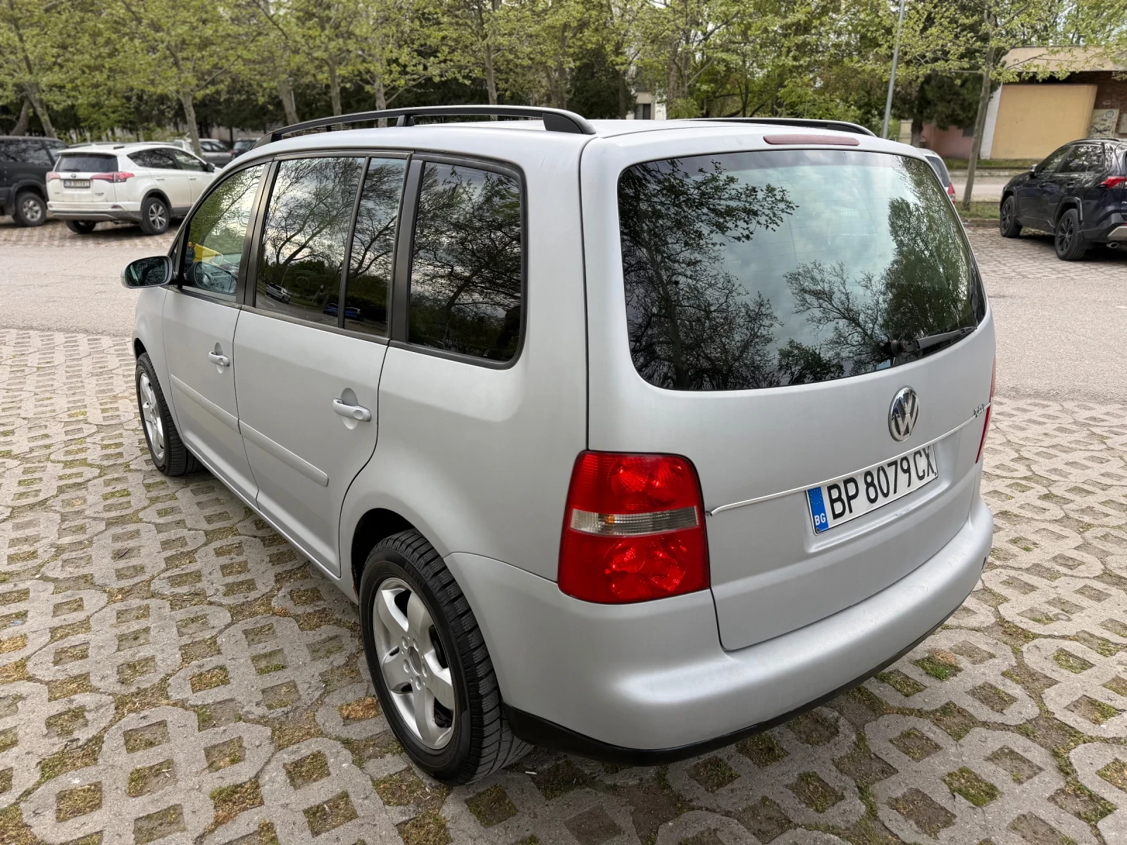 VW Touran 1.9TDI 105К.С. 6 СКОРОСТИ, снимка 7 - Автомобили и джипове - 54286584
