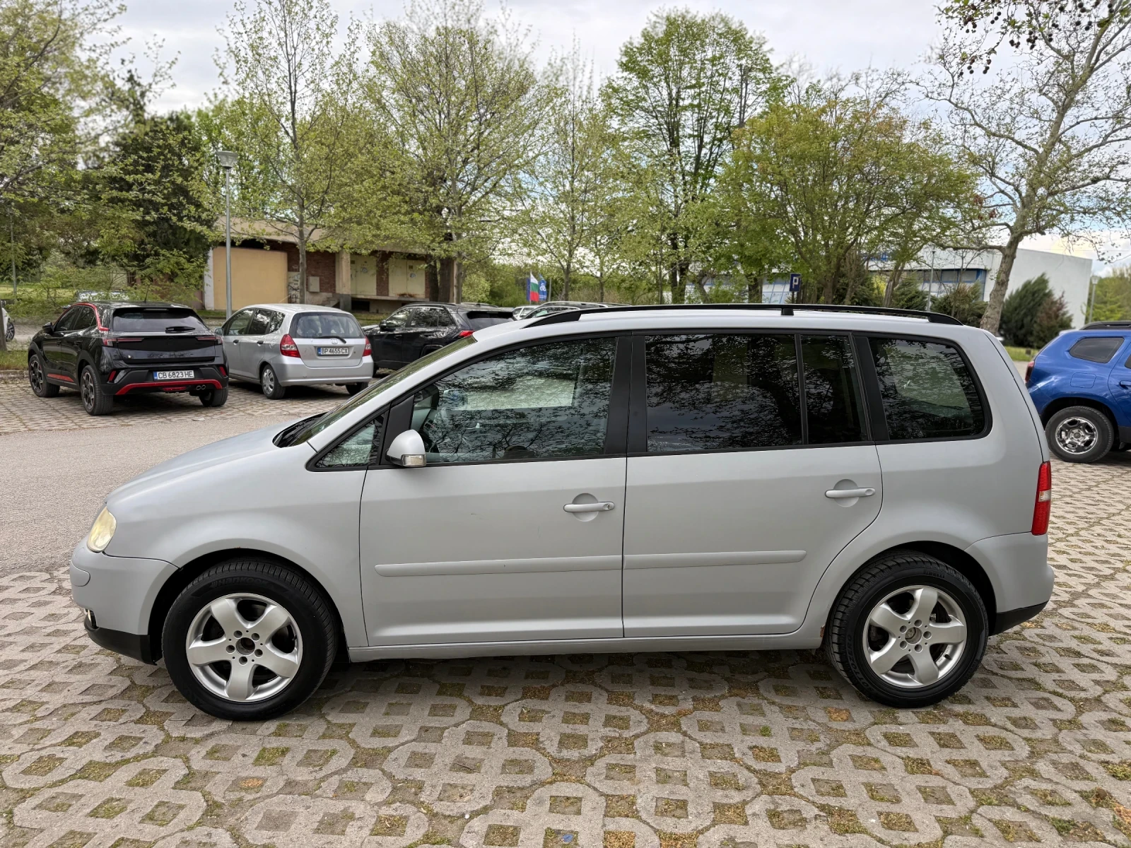 VW Touran 1.9TDI 105К.С. 6 СКОРОСТИ, снимка 8 - Автомобили и джипове - 54286584