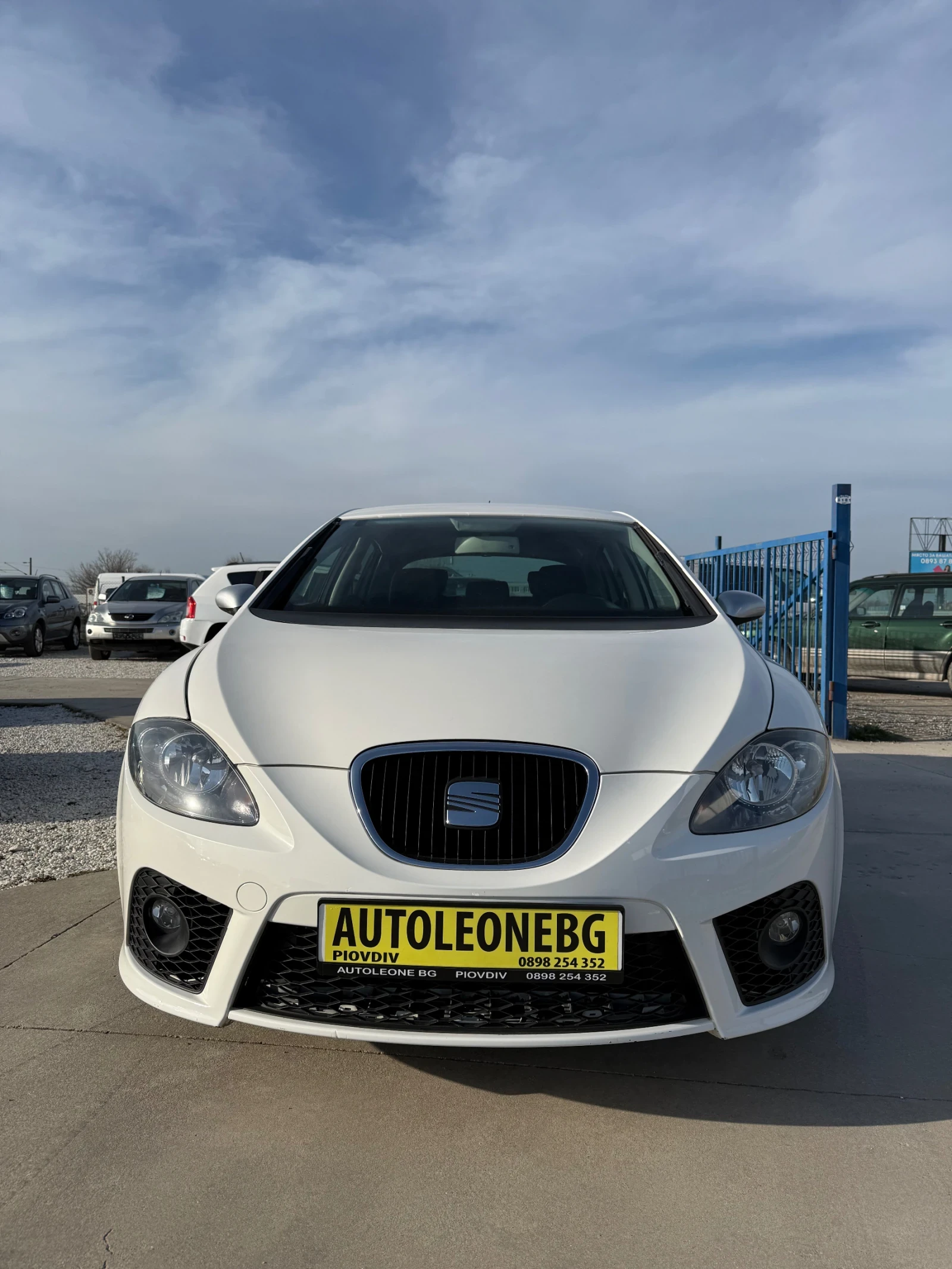Seat Leon 2.0 TDi FR, снимка 2 - Автомобили и джипове - 54299941